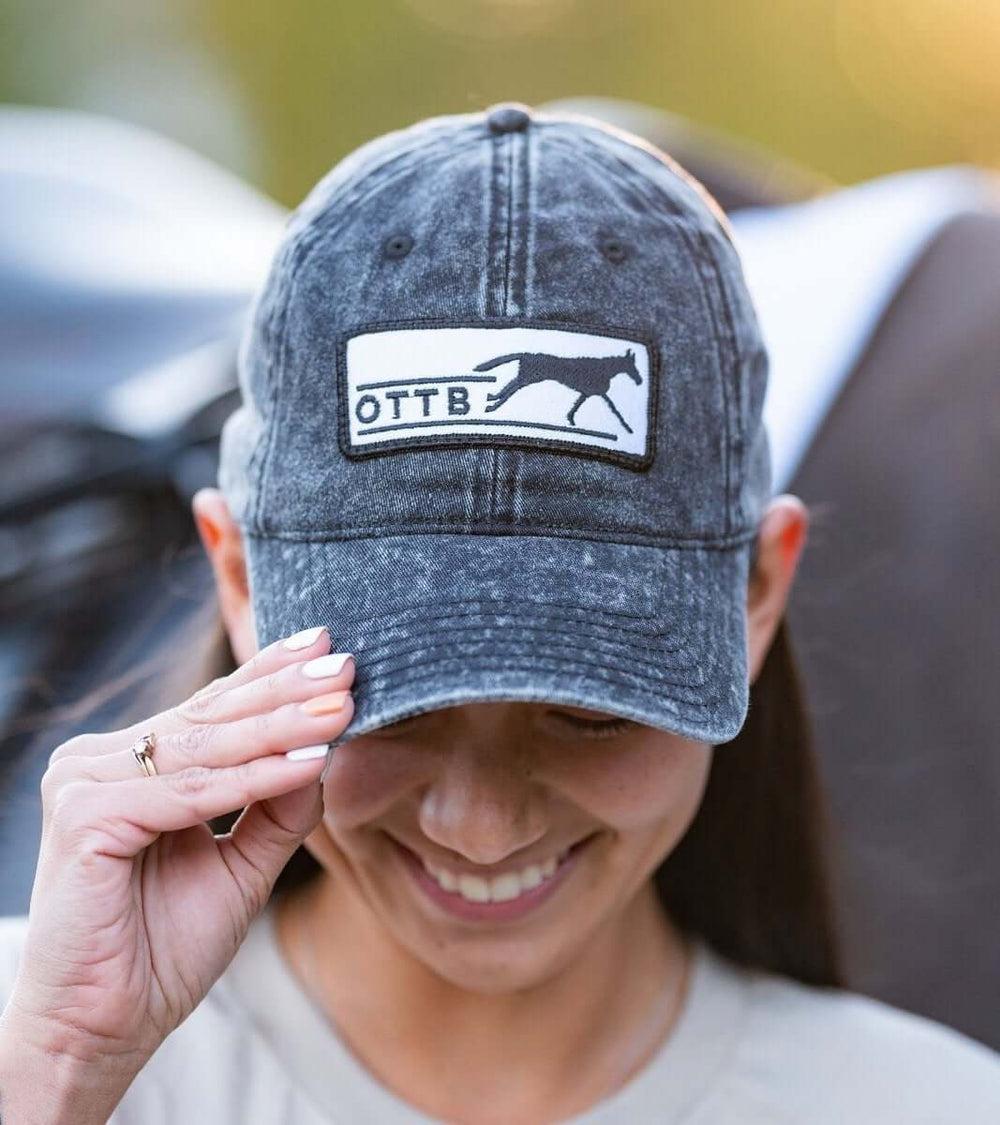 Dapplebay OTTB - Barn Hat