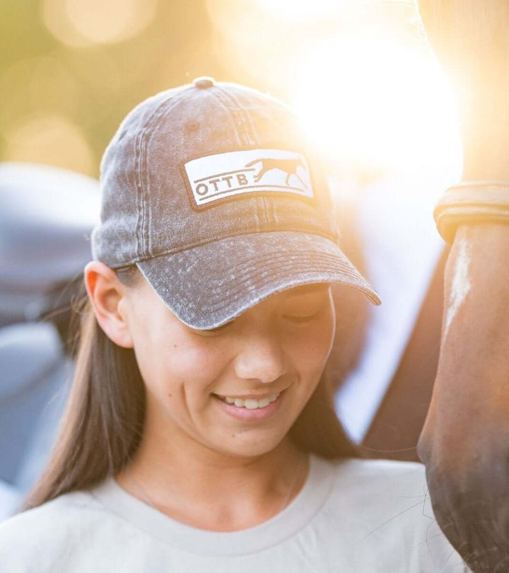 Dapplebay OTTB - Barn Hat